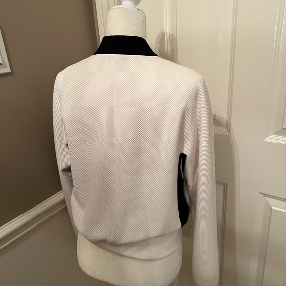 Stunning Bomber Jacket - Picture 4 of 6